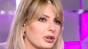 Manila Nazzaro: “Mi augurano il male e che il karma mi punisca”