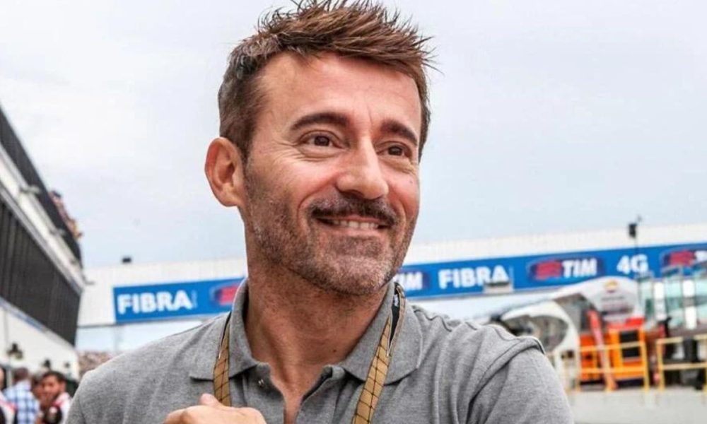 Max Biaggi, vacanza d’amore con Virginia: il pilota e la 23enne insieme a Formentera