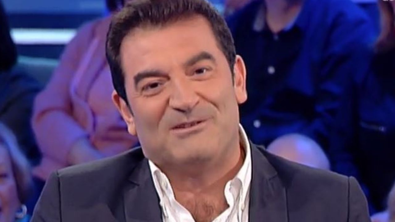 Max Giusti pronto a sbarcare su Rai2: il conduttore avrà un nuovo varietà 41 Max Giusti