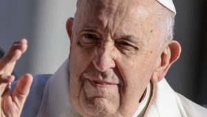 Papa Francesco al Gemelli: sarà operato all’addome
