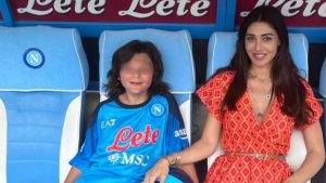 Festa per lo Scudetto del Napoli: Belén e Santiago in prima fila