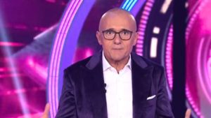 Maurizio Battista: “Il GF Vip? Un errore, con sto carattere di merd*”
