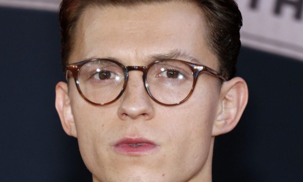 Tom Holland, pausa dal cinema: “Sono distrutto psicologicamente”