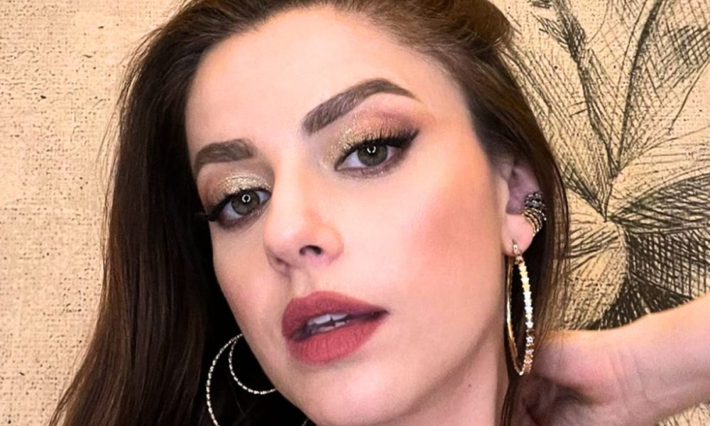 La confessione di Annalisa: “Ho baciato una ragazza”