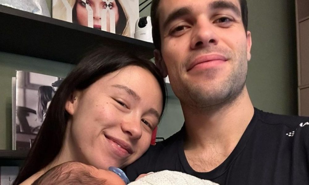 Aurora Ramazzotti: “Dorme di notte, è simpatico”, la prima esperienza da mamma