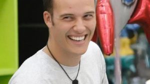 Edoardo Donnamaria verso Amici di Maria De Filippi