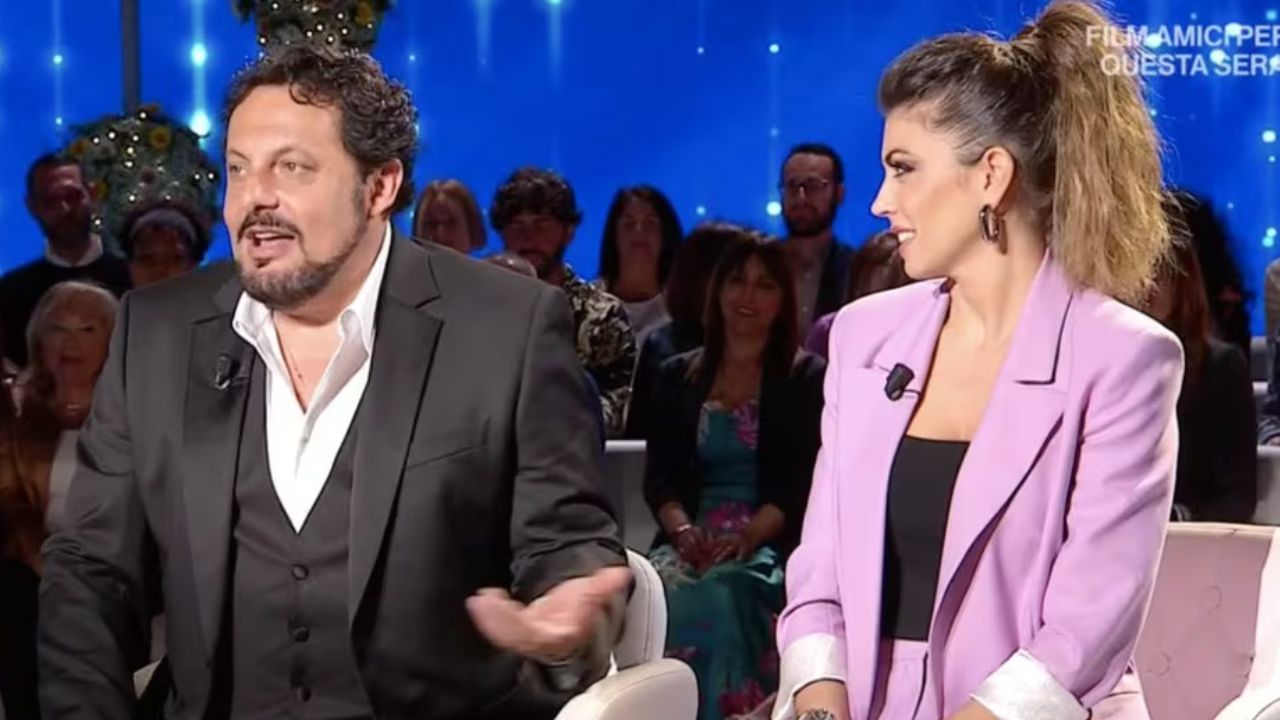 Enrico Brignano festeggia l'anniversario di nozze con Flora Canto: la dedica sui social 41 enrico brignano flora canto
