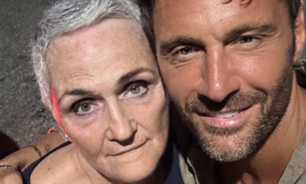 Filippo Bisciglia: la dedica alla mamma sui social con tanto di foto