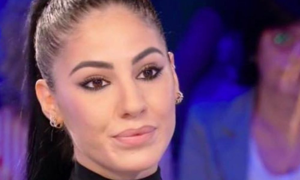 Giulia De Lellis, problemi e ritardi nella casa nuova: “Soldi spesi e tempo perso”