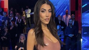 GF VIP, Mediaset pronta a chiudere al primo passo falso di Alfonso Signorini