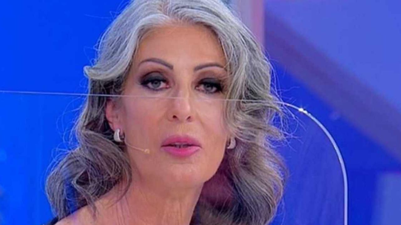 Isabella e Fabio, nuovo retroscena sul divorzio: "Si è sbarazzata di lui" 41 Isabella Ricci