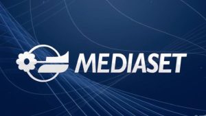 Mediaset “loda” la Rai: è di nuovo giallo su Twitter