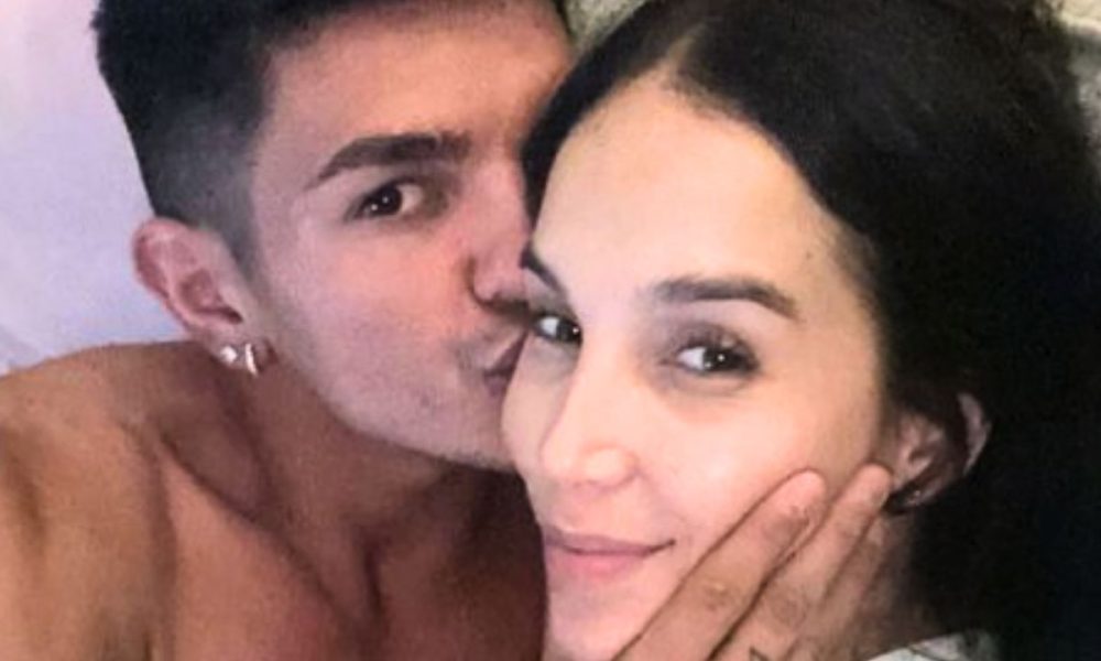 Paola Di Benedetto e Raoul Bellanova escono allo scoperto: la coppia insieme sui social