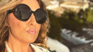 Selvaggia Lucarelli commenta le gaffe di Giulia De Lellis, ma sui social la criticano: “Incoerente, se è un’amica non si scrive niente”