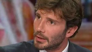 Stefano De Martino e le serate in discoteca lontano dai social