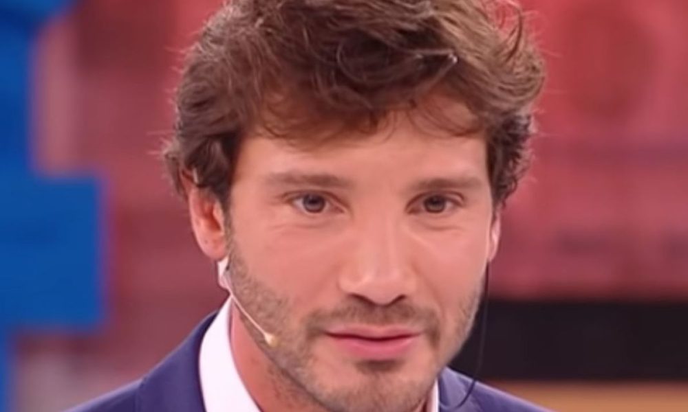 Stefano De Martino non tace di fronte al gossip: il gesto per Belén
