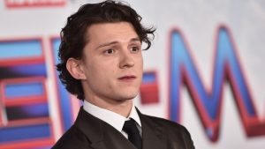 Tom Holland e la dipendenza dall’alcool: “Stavo lottando”