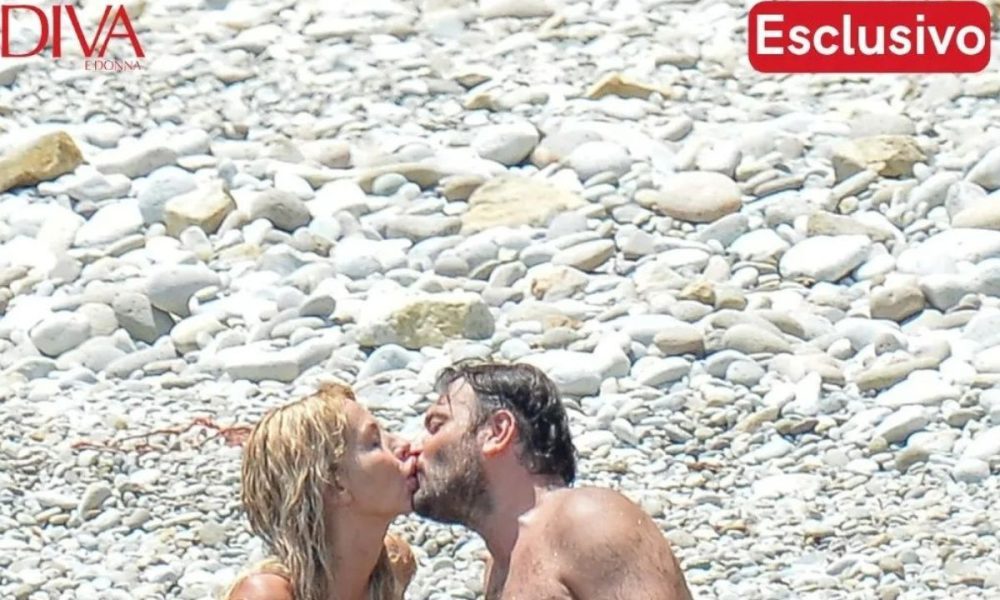 Valeria Marini: scoppia l’amore in spiaggia con un deputato di Fratelli d’Italia