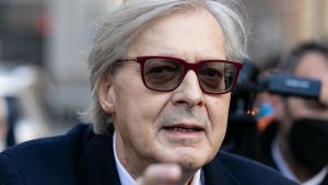 Vittorio Sgarbi sul veto Rai a Saviano: “Come minimo, è par condicio”