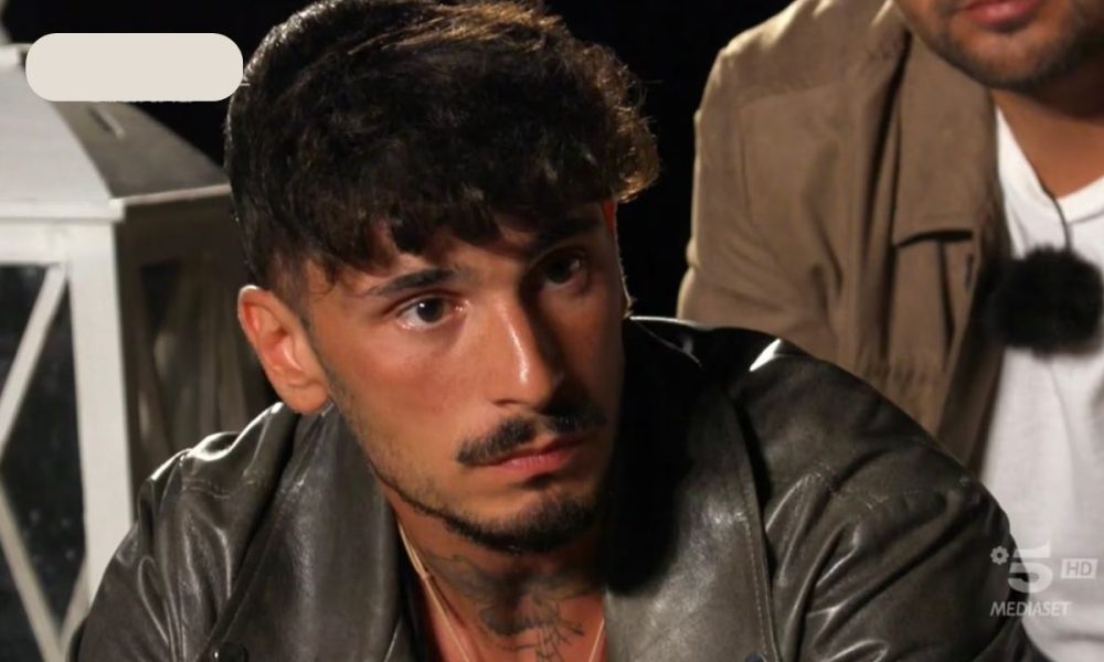 Temptation Island, l’aspra critica di Manuel  Marascio: “Ossessionate dall’apparire”
