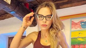Naike Rivelli e la menopausa: “La notte è un incubo”