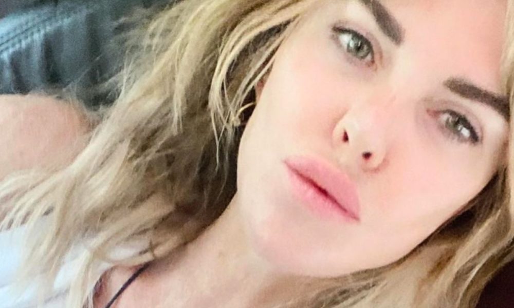 Alba Parietti piange la morte del suo gatto Papu: “Eri famiglia”