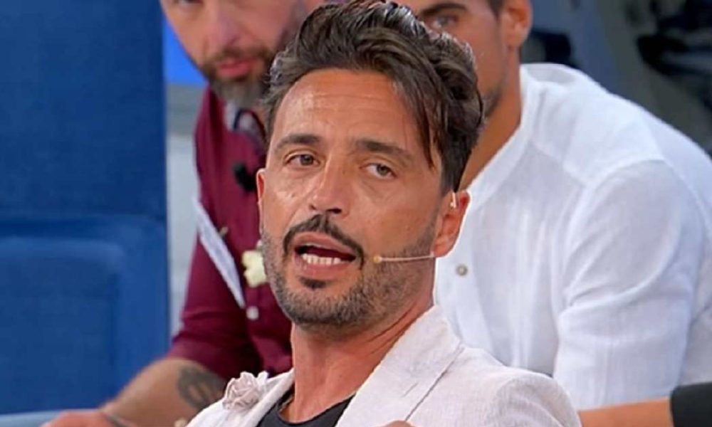 Armando Incarnato fuori da Uomini e Donne? Il cavaliere sbotta