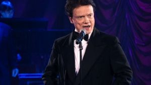 Ascolti tv venerdì 11 agosto: vince facile Massimo Ranieri in replica