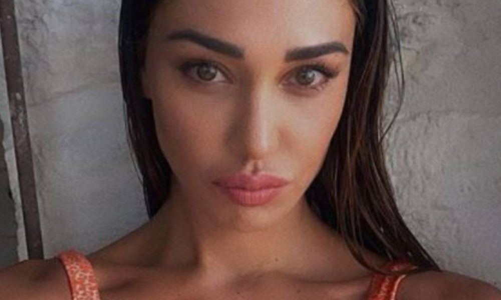 Belén presenta Elio Lorenzoni sui social: “1, 2, 3 scatenatevi”