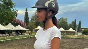 Belen ed Elio sempre più uniti: la passeggiata di coppia a cavallo
