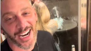 Edoardo Tavassi e la cucina da 13mila euro: “Questa storia mi fa volare”