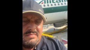 Enrico Brignano, sfogo in aeroporto: “Il disastro”