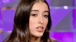 Giulia Stabile travolta dagli insulti: dopo il gesto, arrivano le scuse