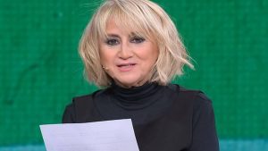 Luciana Littizzetto scrive una lettera a Maria De Filippi: “Mi vuole bene così”