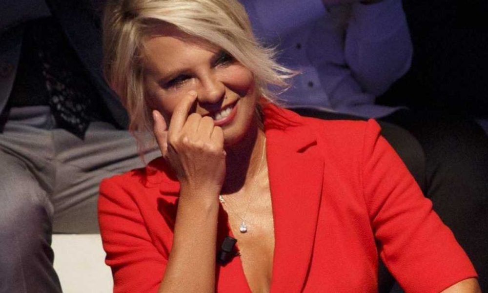 Maria De Filippi: il significato della collana che indossa sempre