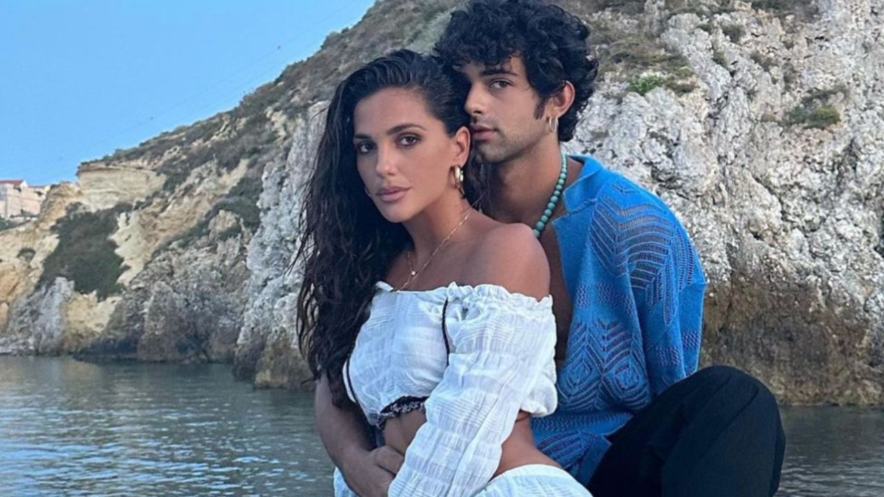 Elena D'Amario e Massimiliano Caiazzo escono allo scoperto sui social 41 Massimiliano Caiazzo