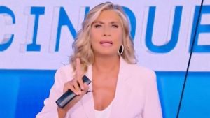 Myrta Merlino agguerrita: il promo di Pomeriggio Cinque è doppio