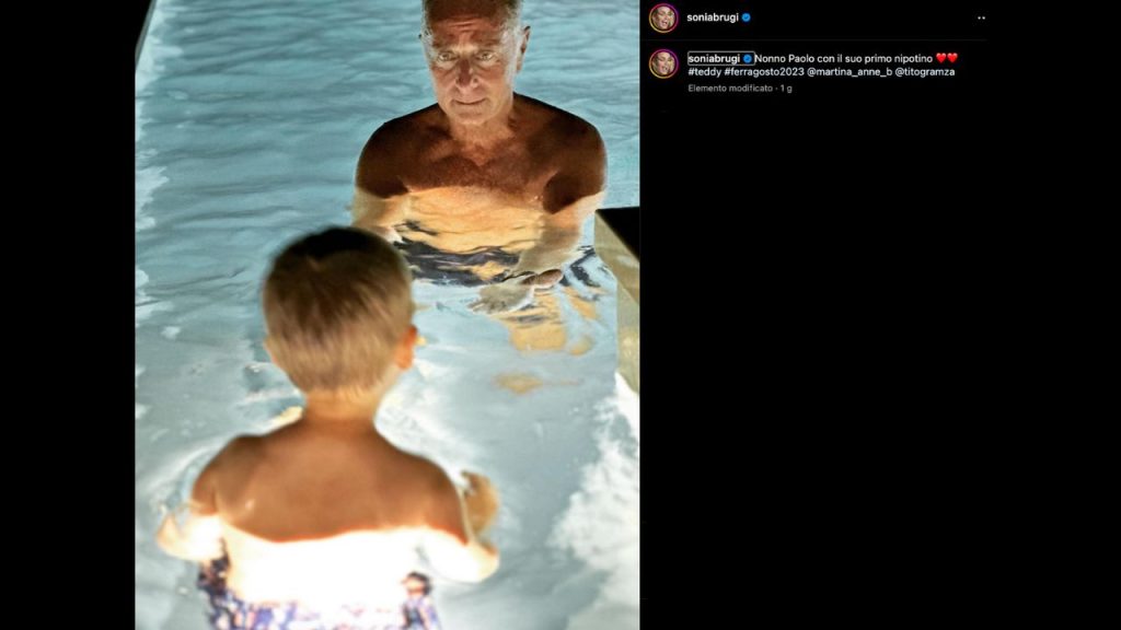 Sonia Bruganelli in vacanza con Bonolis: "Nonno Paolo", la foto 42 bruganelli bonolis