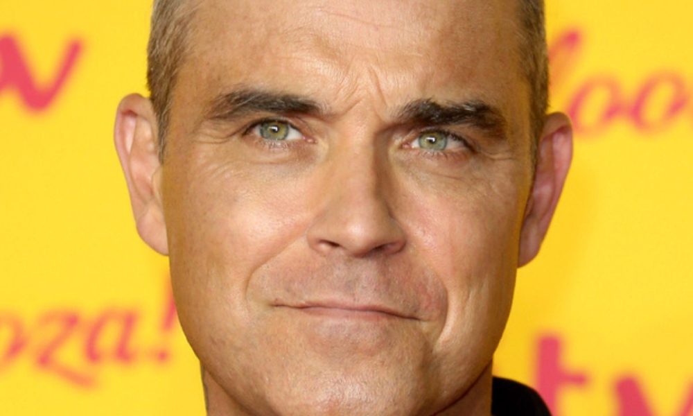 Robbie Williams dimagrito di 12 kg: com’è oggi il cantante