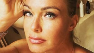 Sonia Bruganelli “bacia un uomo”: la replica al gossip inverosimile