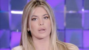 Sophie Codegoni si scaglia contro un hater: “Vomito per la tua cattiveria”