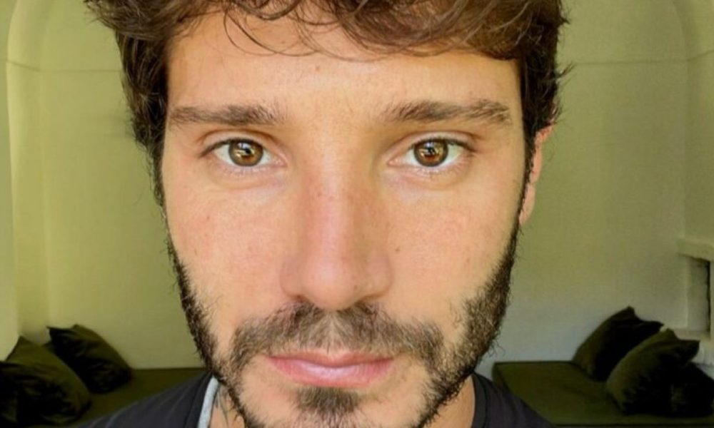 Stefano De Martino: a difenderlo dal gossip ci pensa la sorella Adelaide