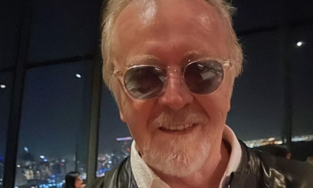 Umberto Tozzi ferma il tour per problemi di salute: le parole dopo l’operazione