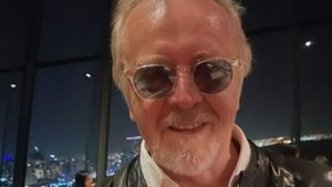 Umberto Tozzi ferma il tour per problemi di salute: le parole dopo l’operazione