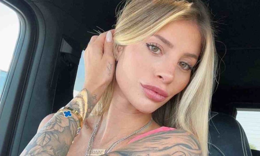 Chiara Nasti: la forma fisica post parto crea polemica. Il motivo
