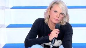 Amici 2023, le anticipazioni: verso la scuola il figlio del marito di Laura Pausini