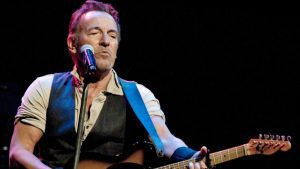 Bruce Springsteen, stop ai concerti: il cantante colpito da ulcera peptica