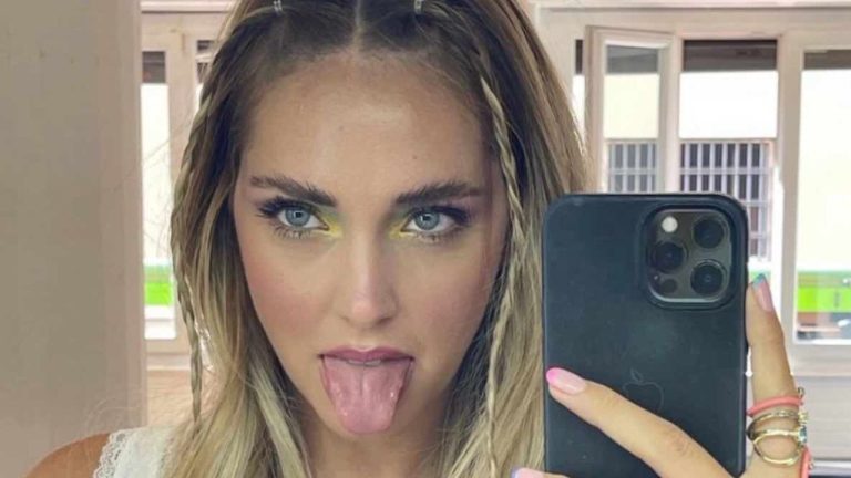 chiara ferragni vacanza polemica
