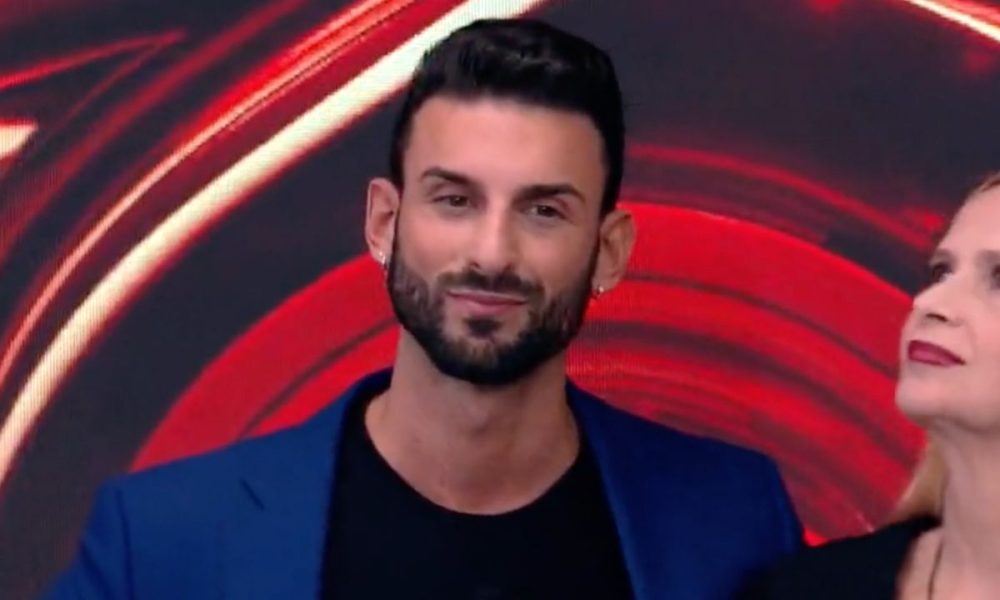 Claudio Roma è il primo eliminato del GF