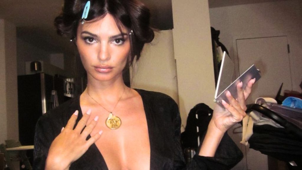 Emily Ratajkowski